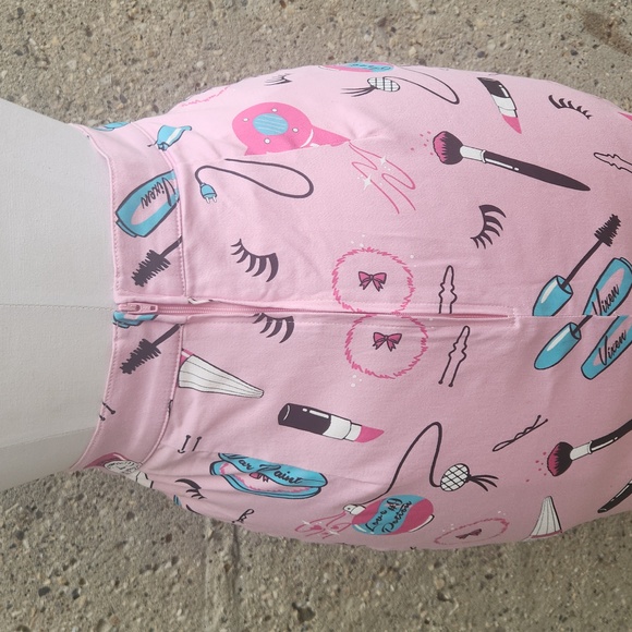 Vixen makeup pencil skirt - Picture 8 of 12
